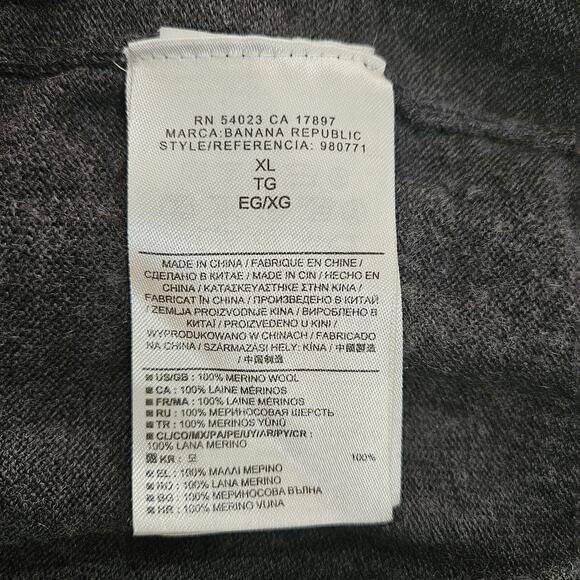 Banana Republic Men's XL 100% Merino Wool Gray V-Neck Sweater - Picture 3 of 5